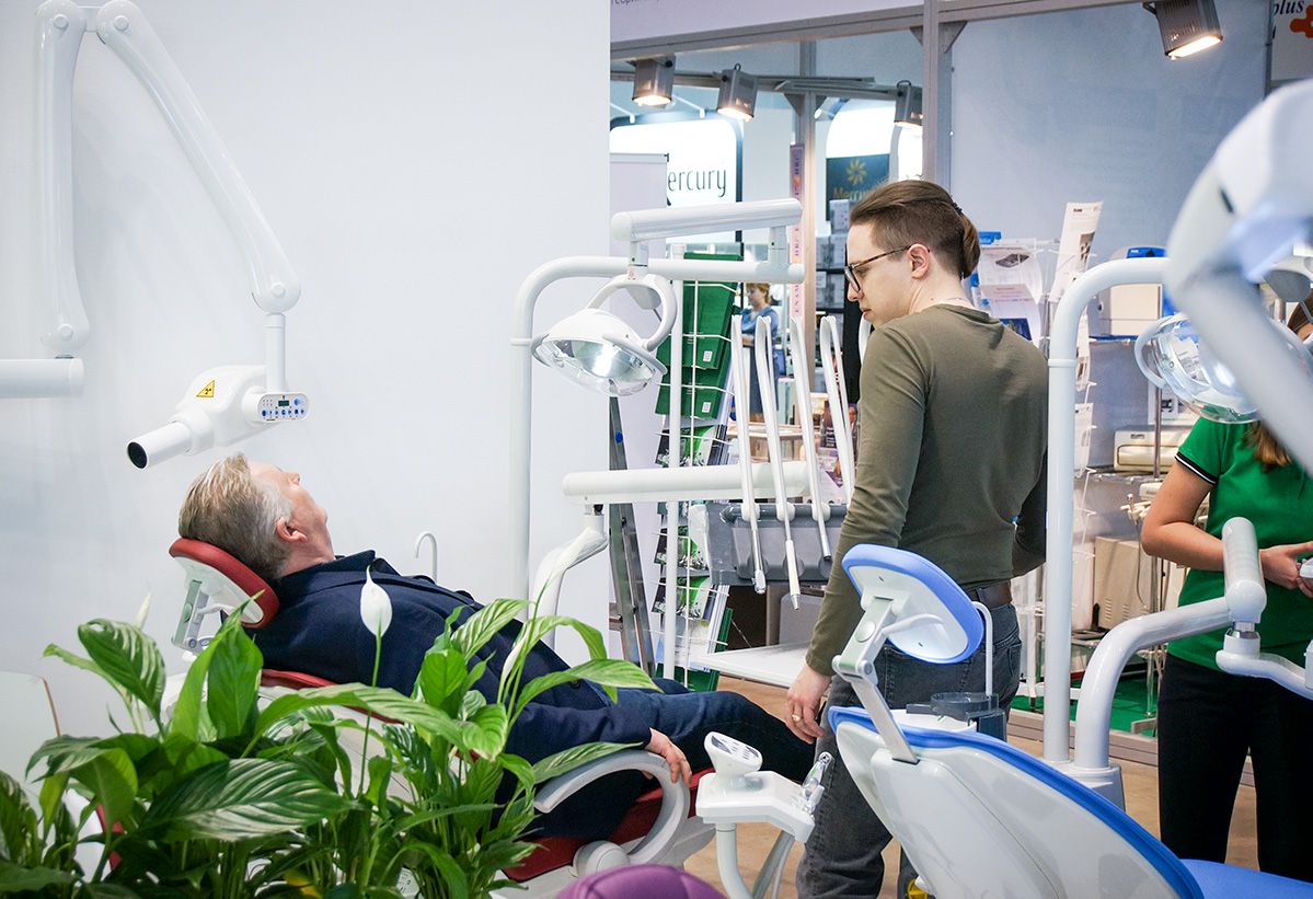 Стенд компании GREEN DENT на выставке Дентал Салон 2019_023