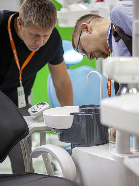 Стенд компании GREEN DENT на выставке Дентал-Экспо 2019_67.jpg