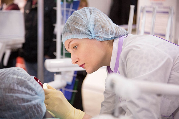 Стенд компании GREEN DENT на выставке Дентал-Ревю 2020-23.jpg